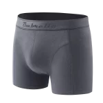 Vordeansicht: Graue Bambus Trunks